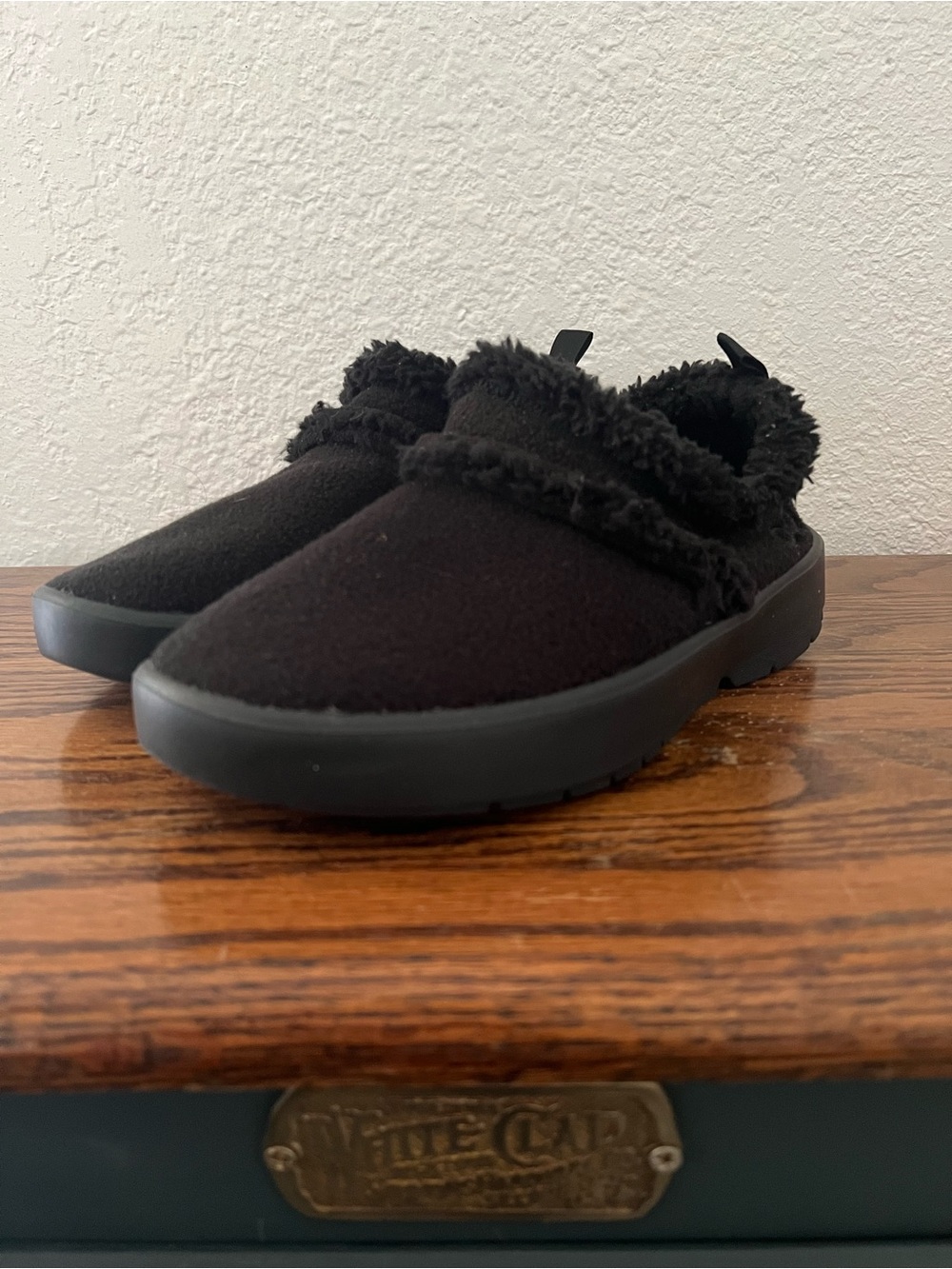 OOFOS Women's OOcoozie Low Recovery Shoes Size 6.5